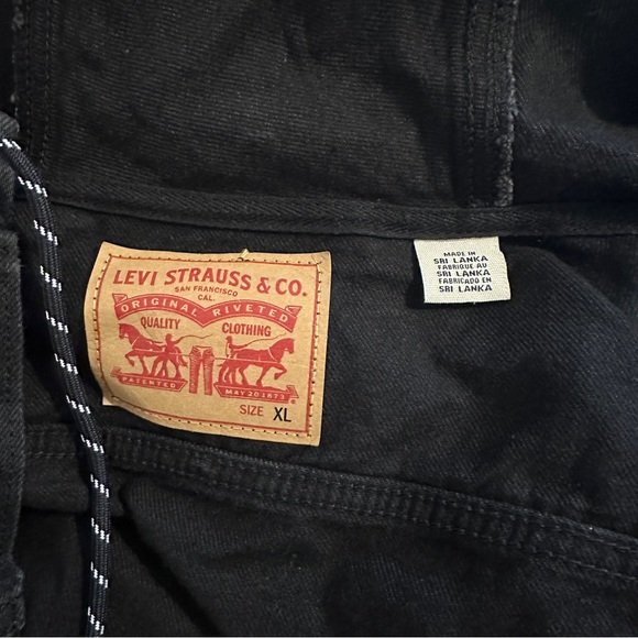 Cropped black jean jacket. - Picture 3 of 3